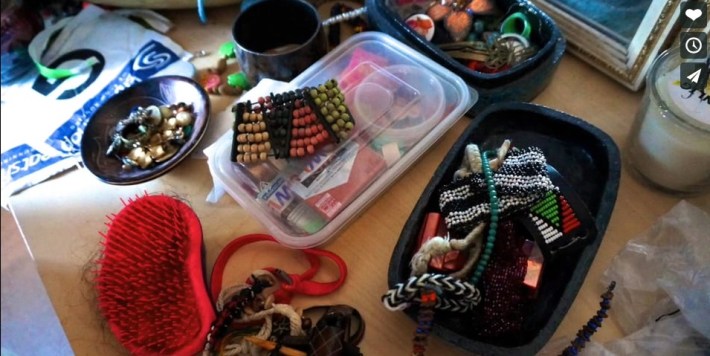 Broken Stories Image